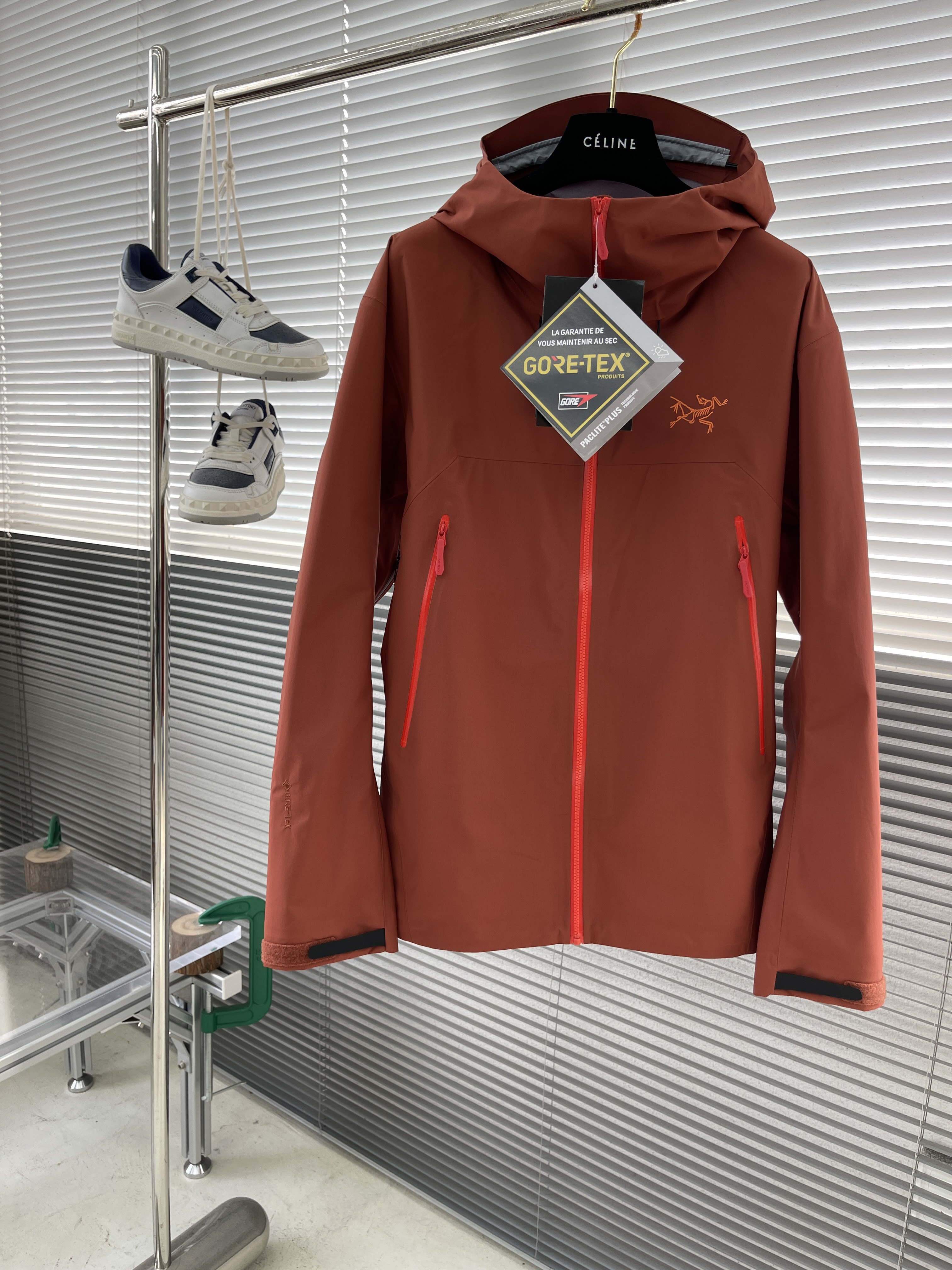 Куртка унисекс в стиле Arc’teryx Beta SL оранжевого цвета