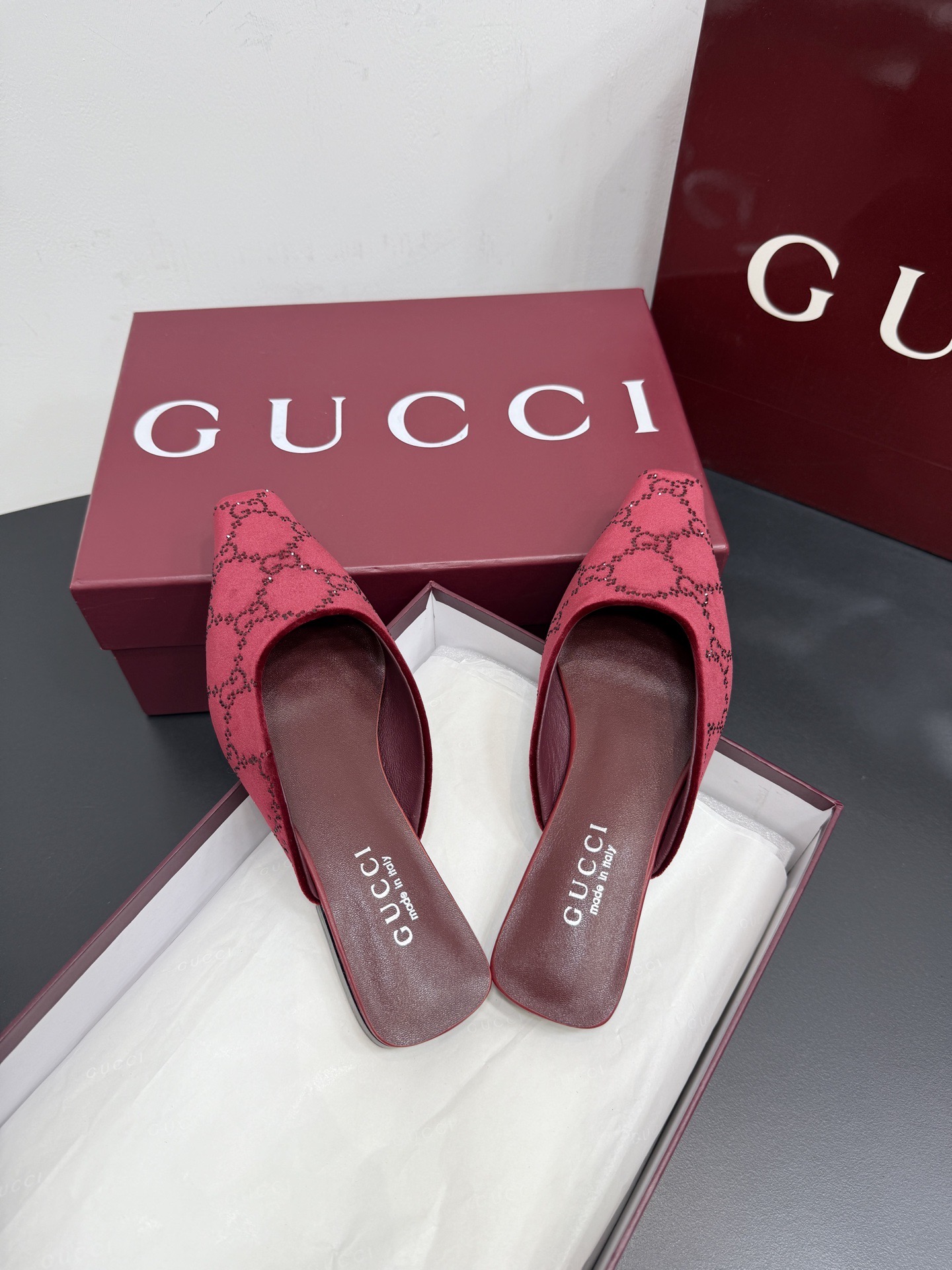 Мюли женские Gucci Cosmogonie розового цвета