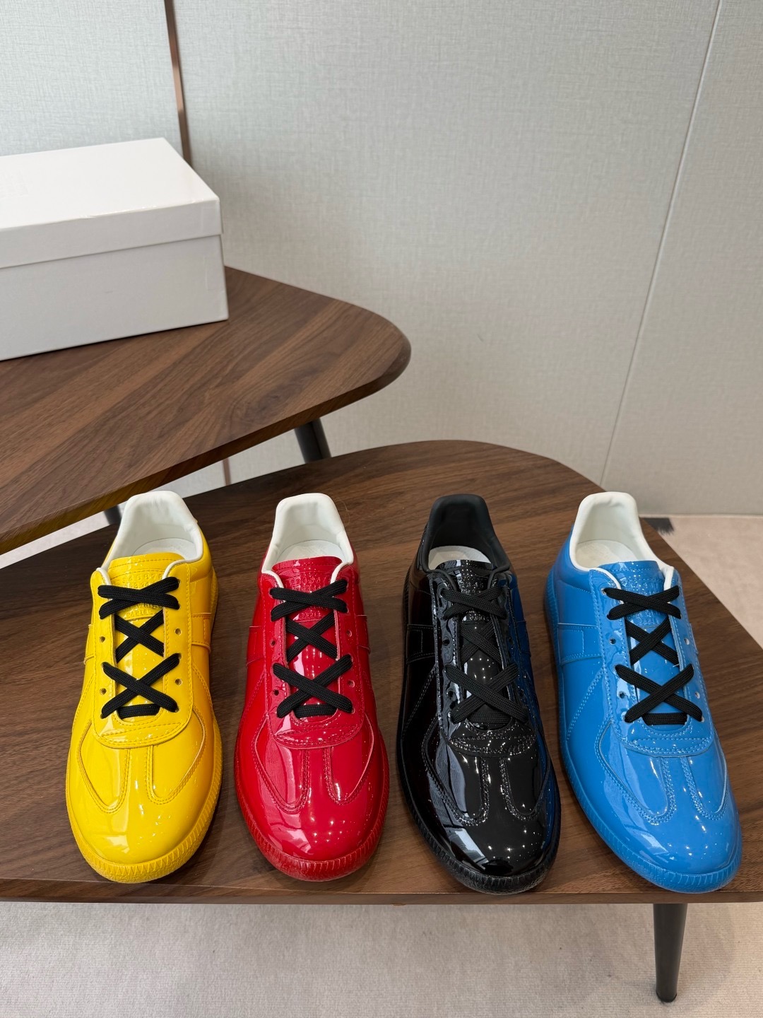 Кроссовки Maison Margiela Replica жёлтого цвета