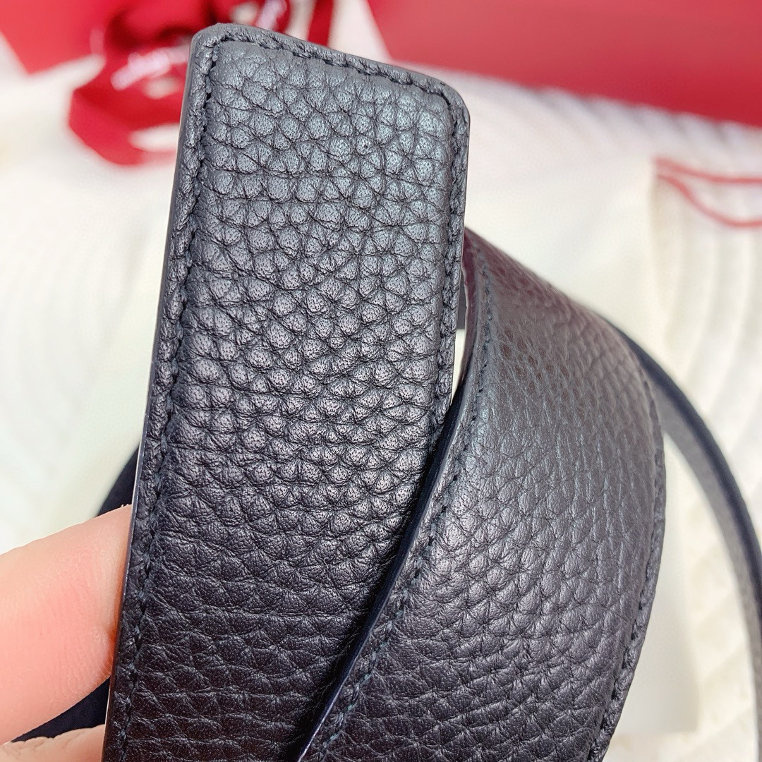 Ремень мужской в стиле Salvatore Ferragamo Gancini из натуральной кожи чёрного цвета с пряжкой тёмного металла шириной 3.5 см