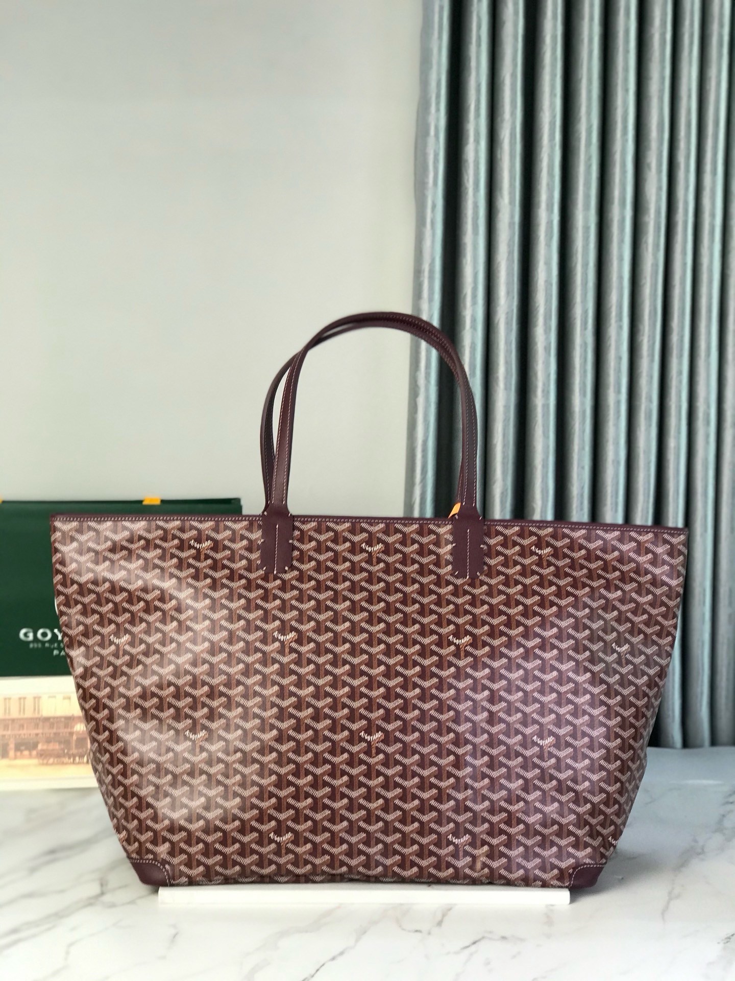 Сумка женская Goyard Artois GM бордового цвета