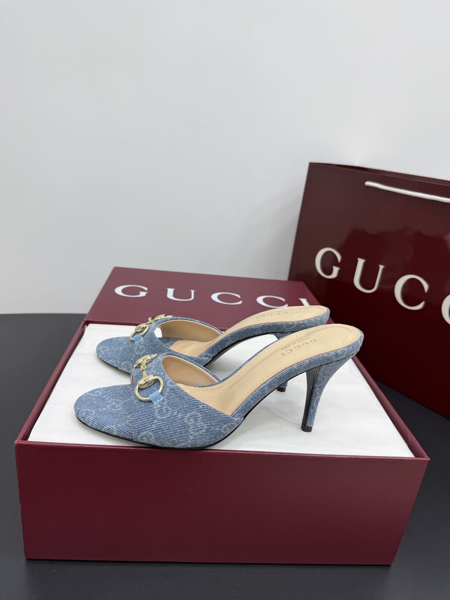 Мюли женские в стиле Gucci Horsebit голубого цвета