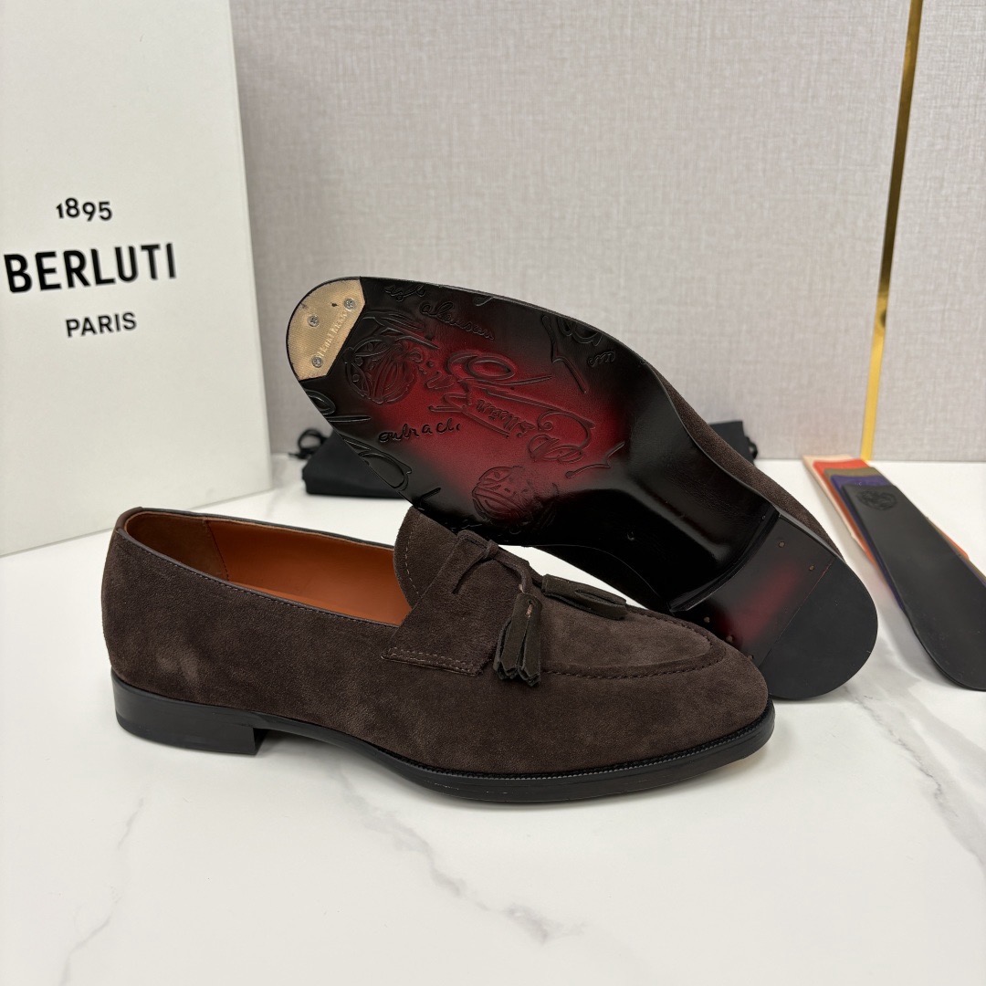 Лоферы мужские в стиле Berluti Lorenzo из натуральной замши темно-коричневого цвета