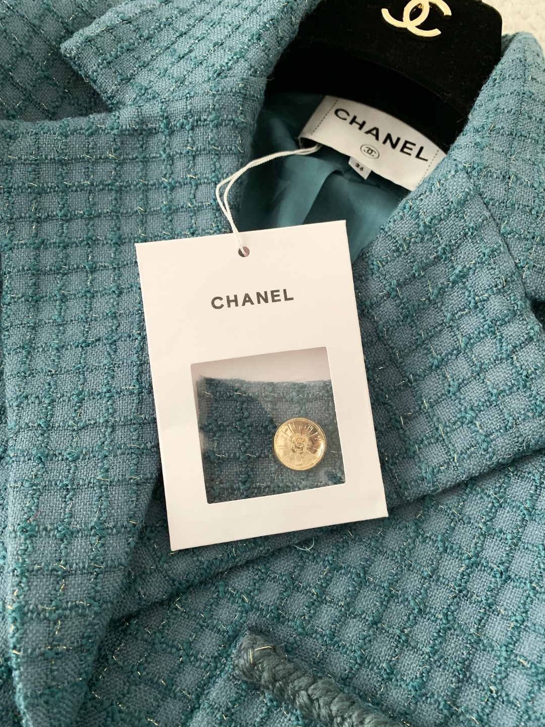 Жакет женский в стиле Chanel из фактурной ткани павлиньего зелёного цвета