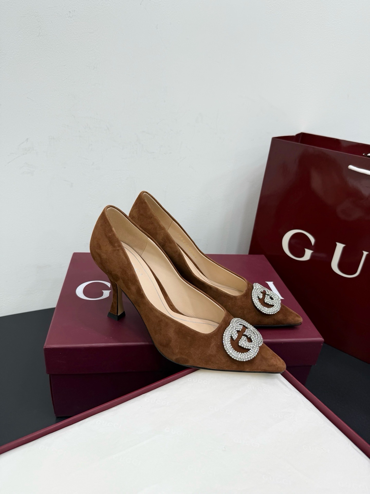 Туфли женские Gucci коричневого цвета