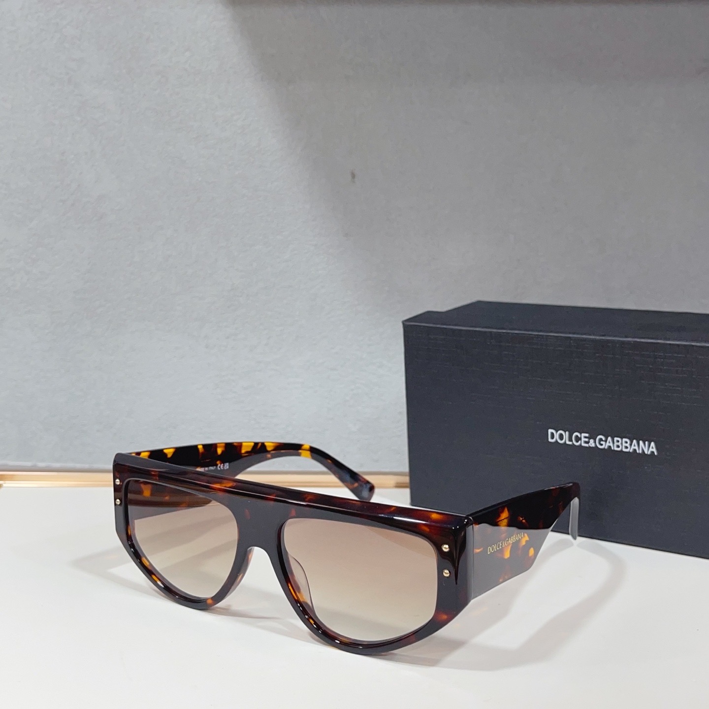 Очки солнцезащитные женские Dolce & Gabbana