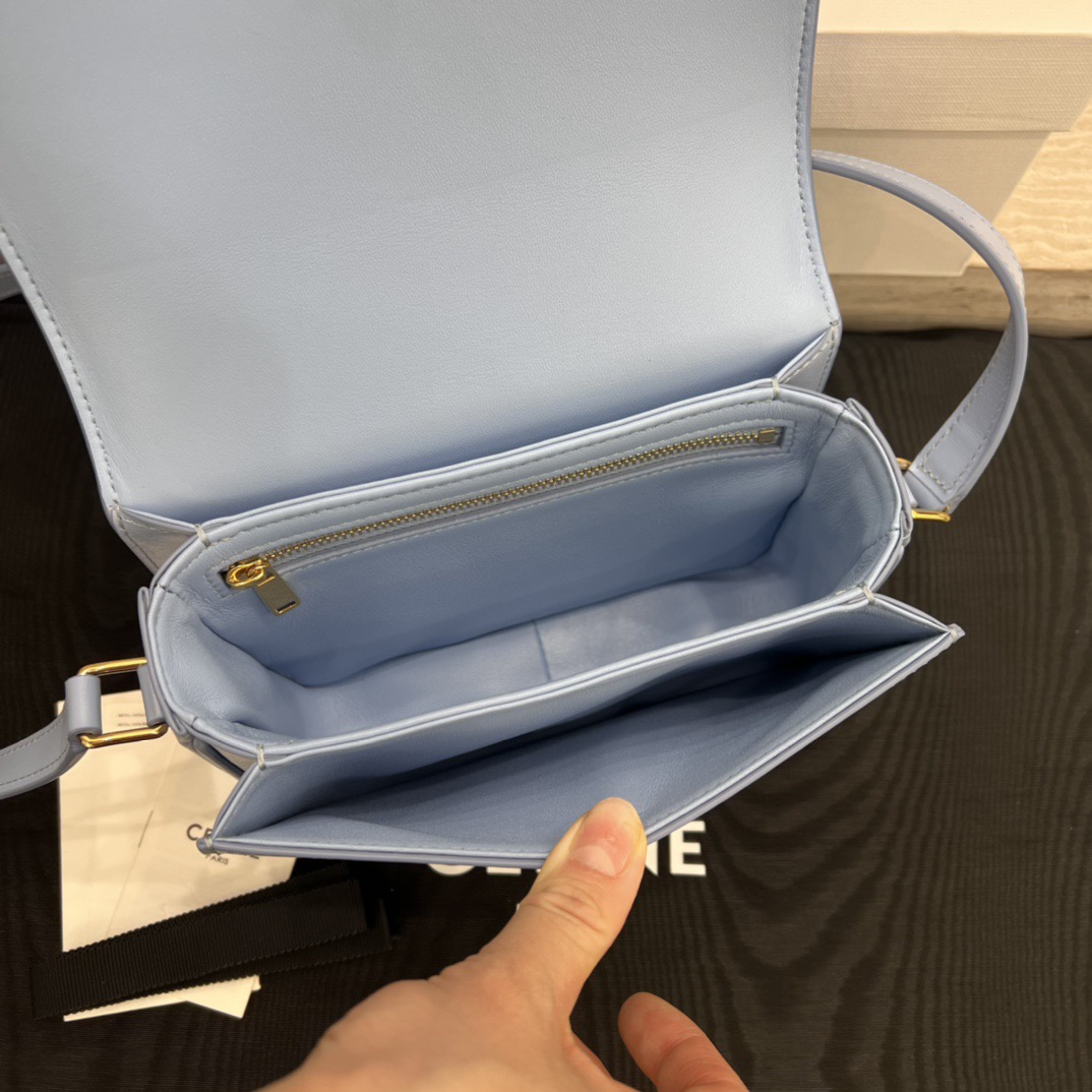 Сумка женская в стиле Celine Teen Triomphe компактная голубого цвета