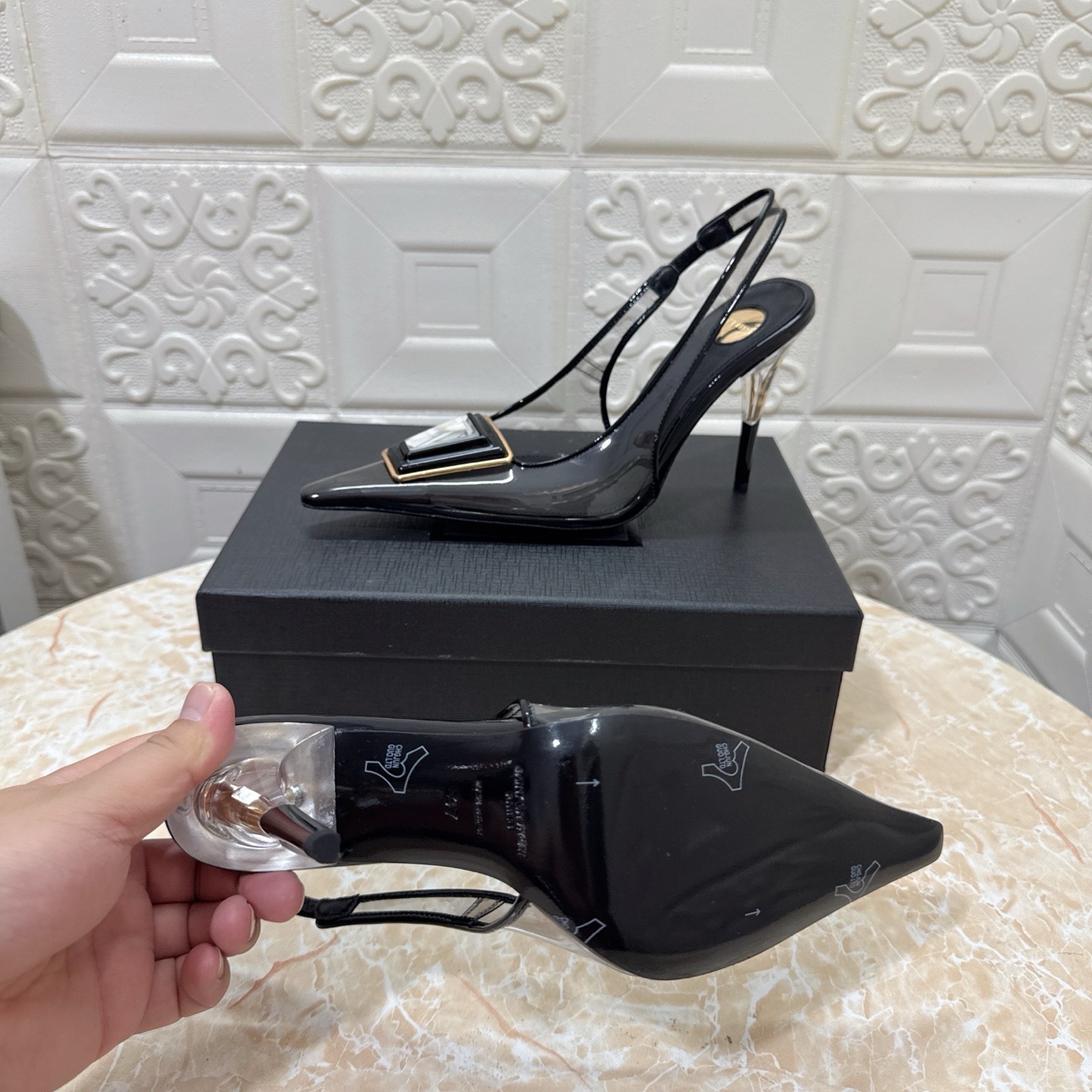 Туфли женские Saint Laurent Jive чёрного цвета