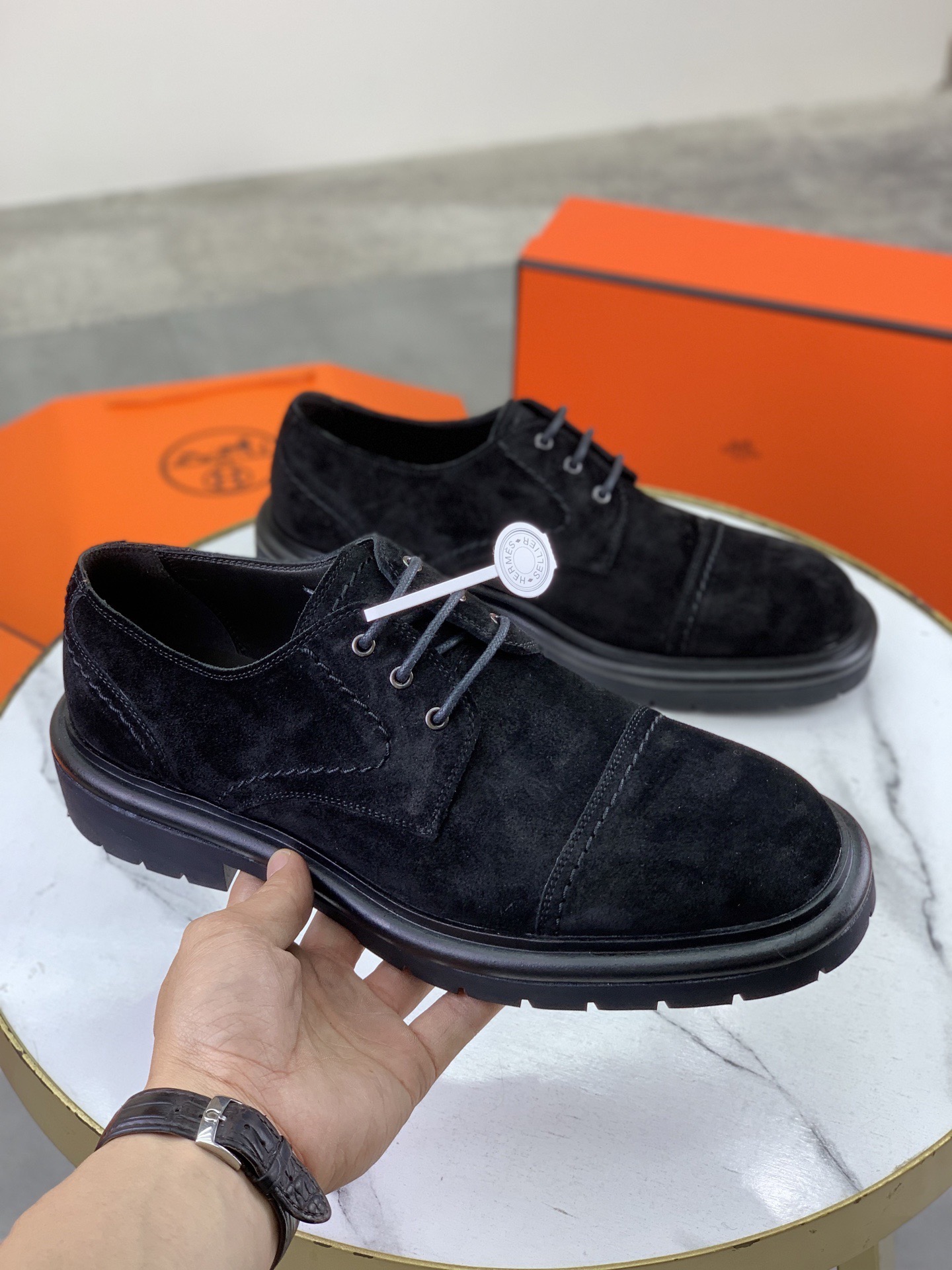 Дерби мужские в стиле Hermes из натуральной замши чёрного цвета