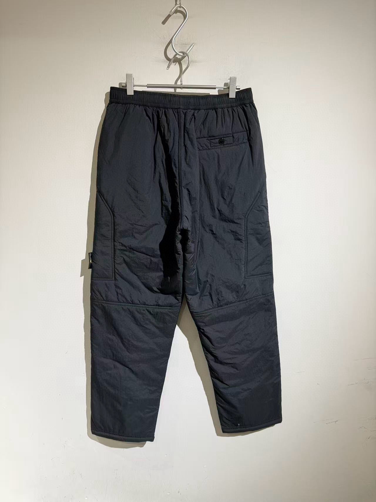 Брюки мужские в стиле Stone Island тёмно-синего цвета с функциональным кроем