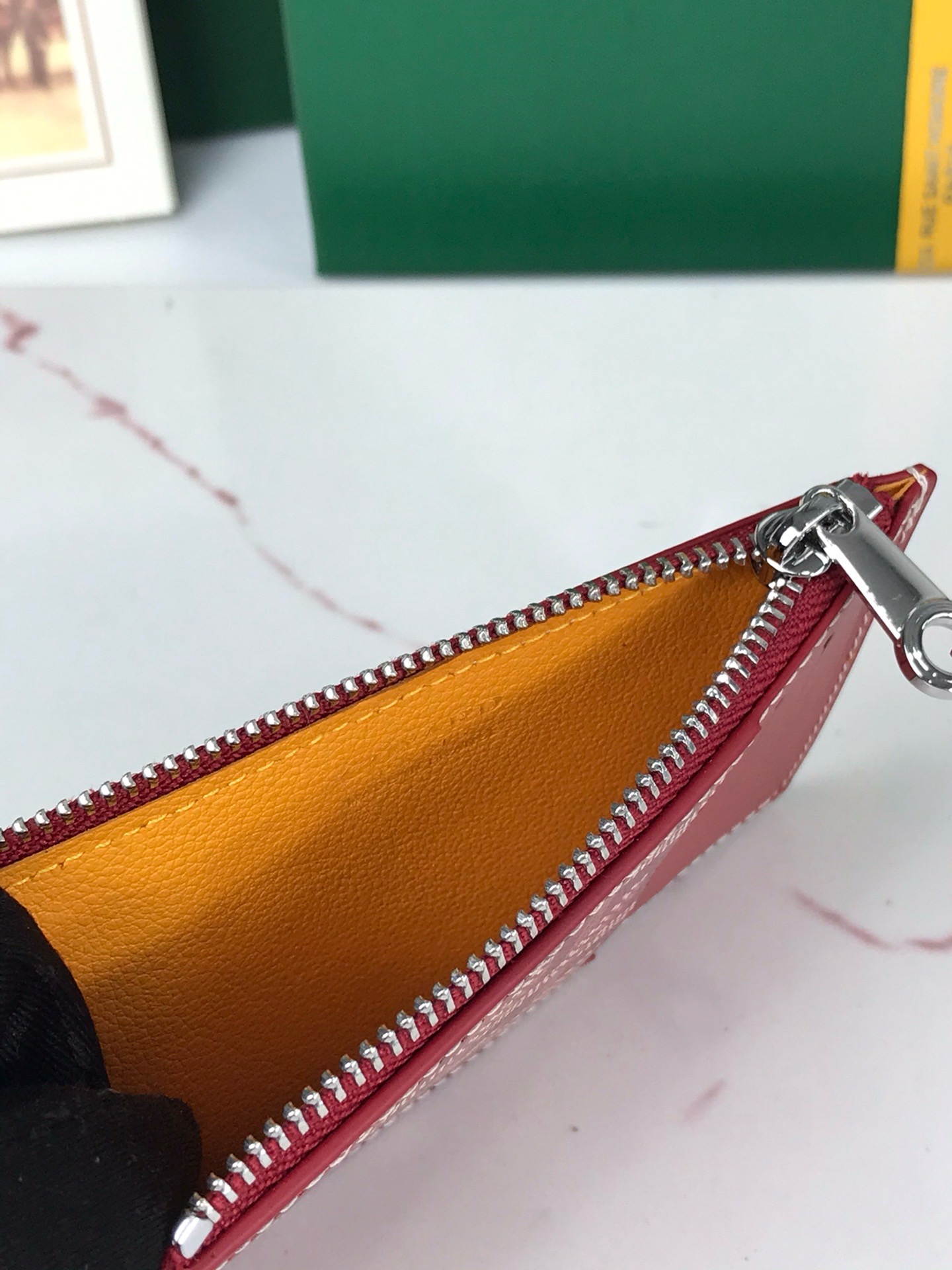 Картхолдер Goyard Bourbon красного цвета