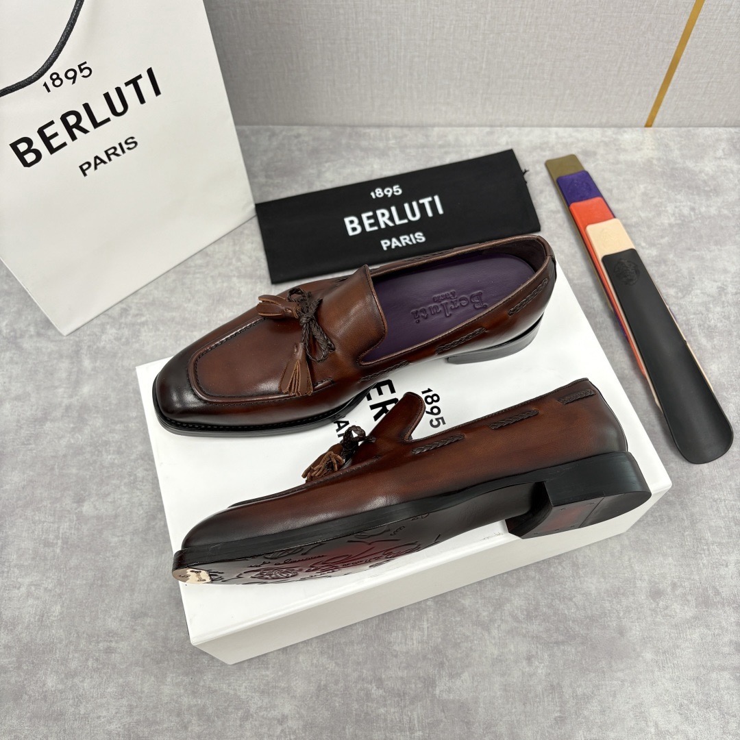Лоферы мужские в стиле Berluti Lorenzo из натуральной кожи коричневого цвета