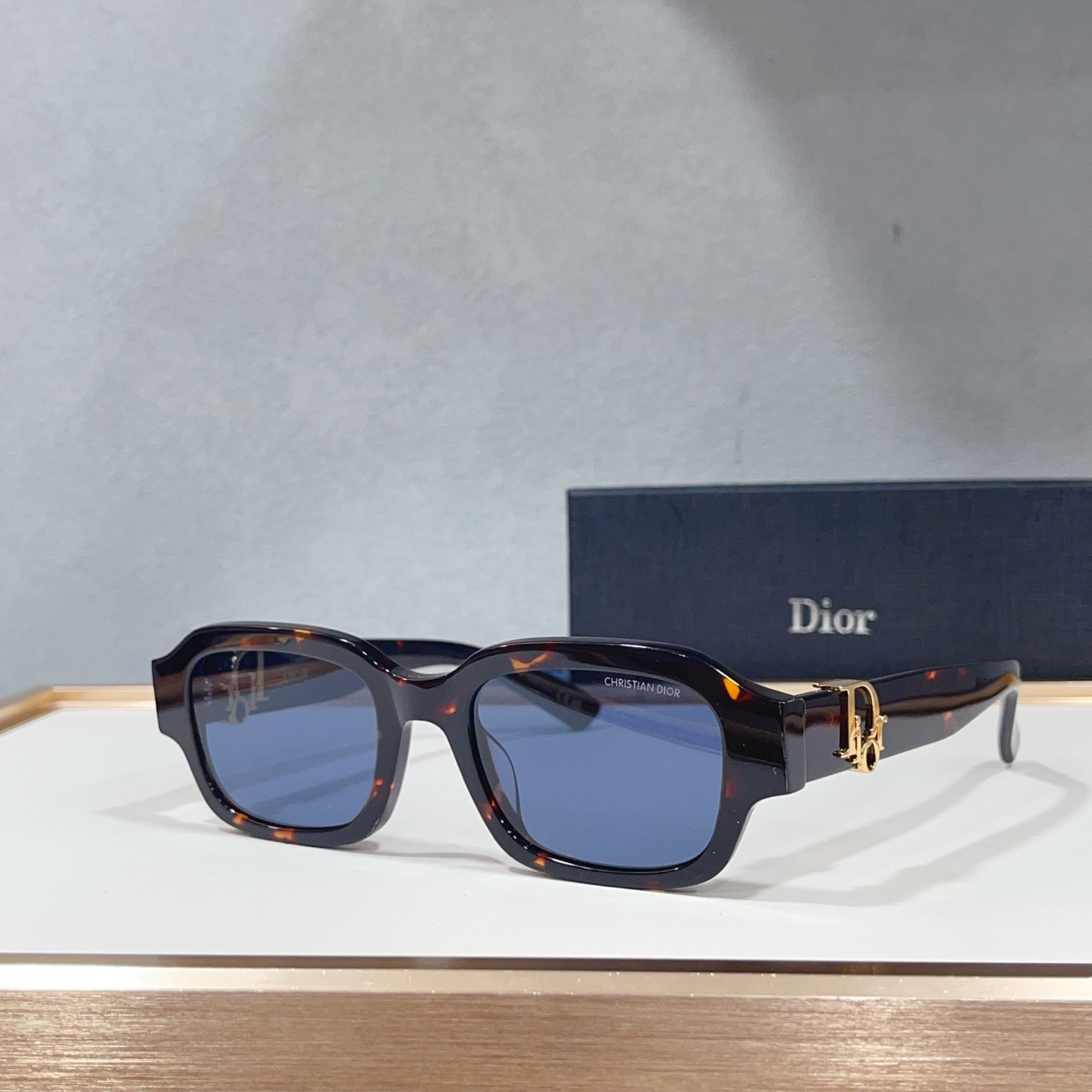 Очки солнцезащитные в стиле Dior Oblique S2I