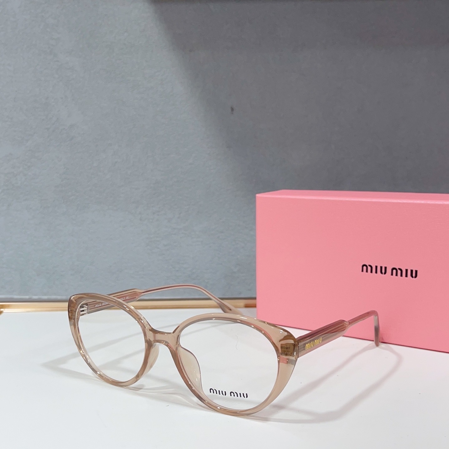 Очки женские в стиле Miu Miu круглой формы