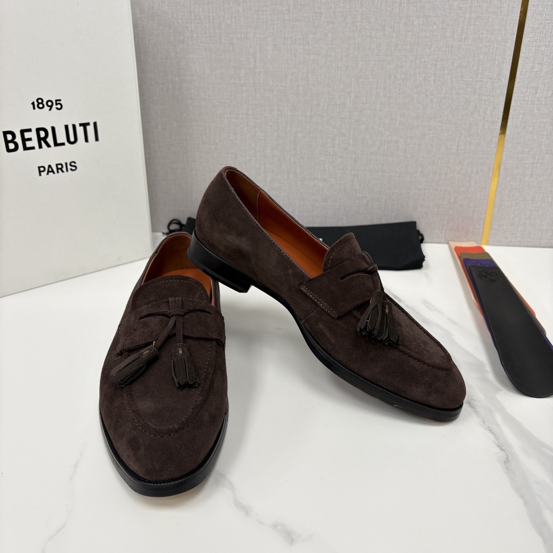 Лоферы мужские в стиле Berluti Lorenzo из натуральной замши темно-коричневого цвета