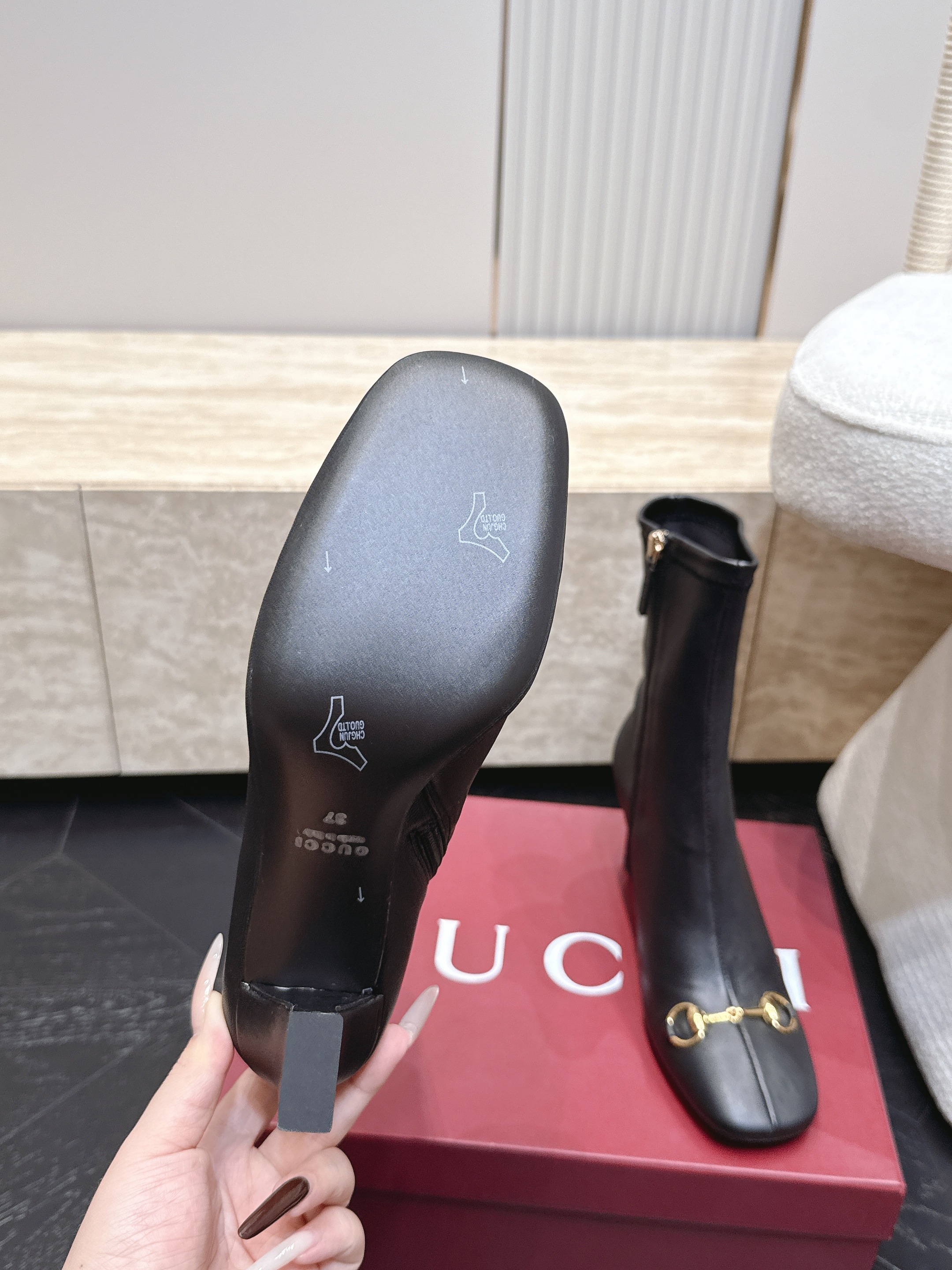 Ботильоны женские Gucci Signora чёрного цвета