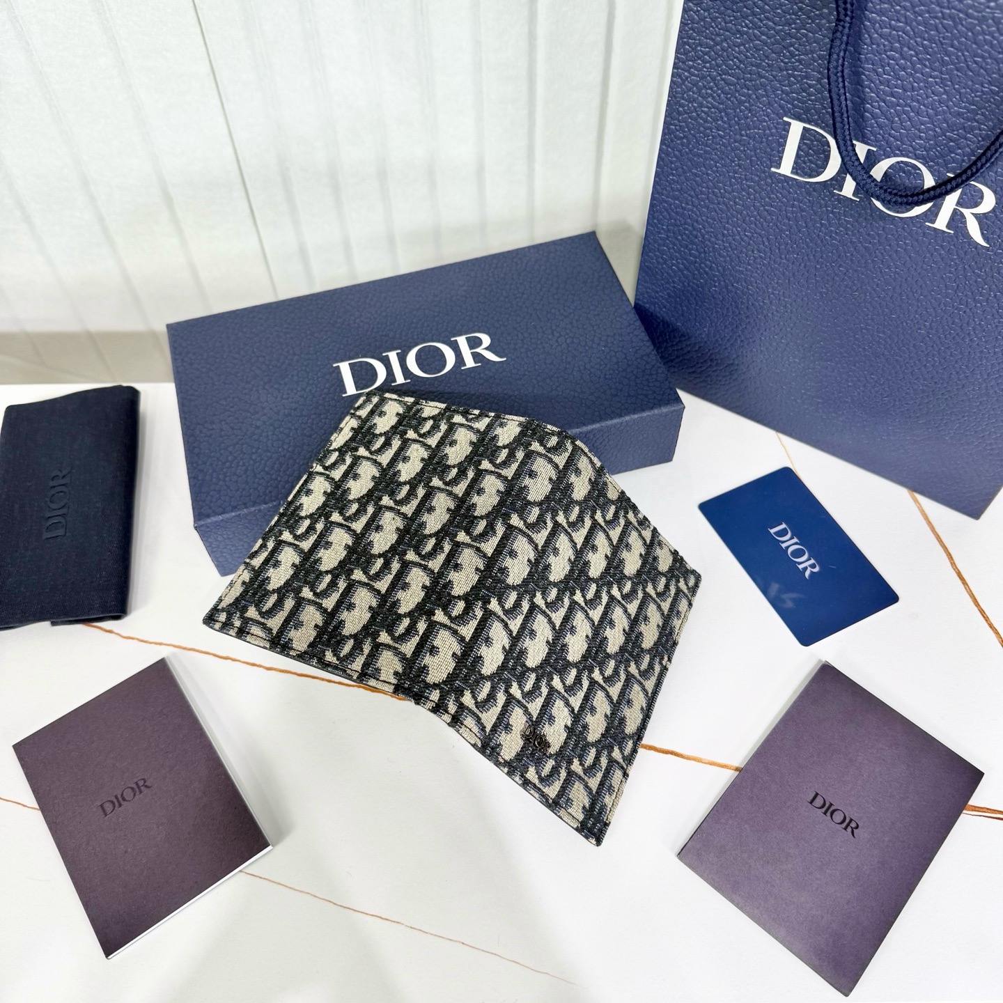 Обложка для паспорта Dior бежево-чёрного цвета