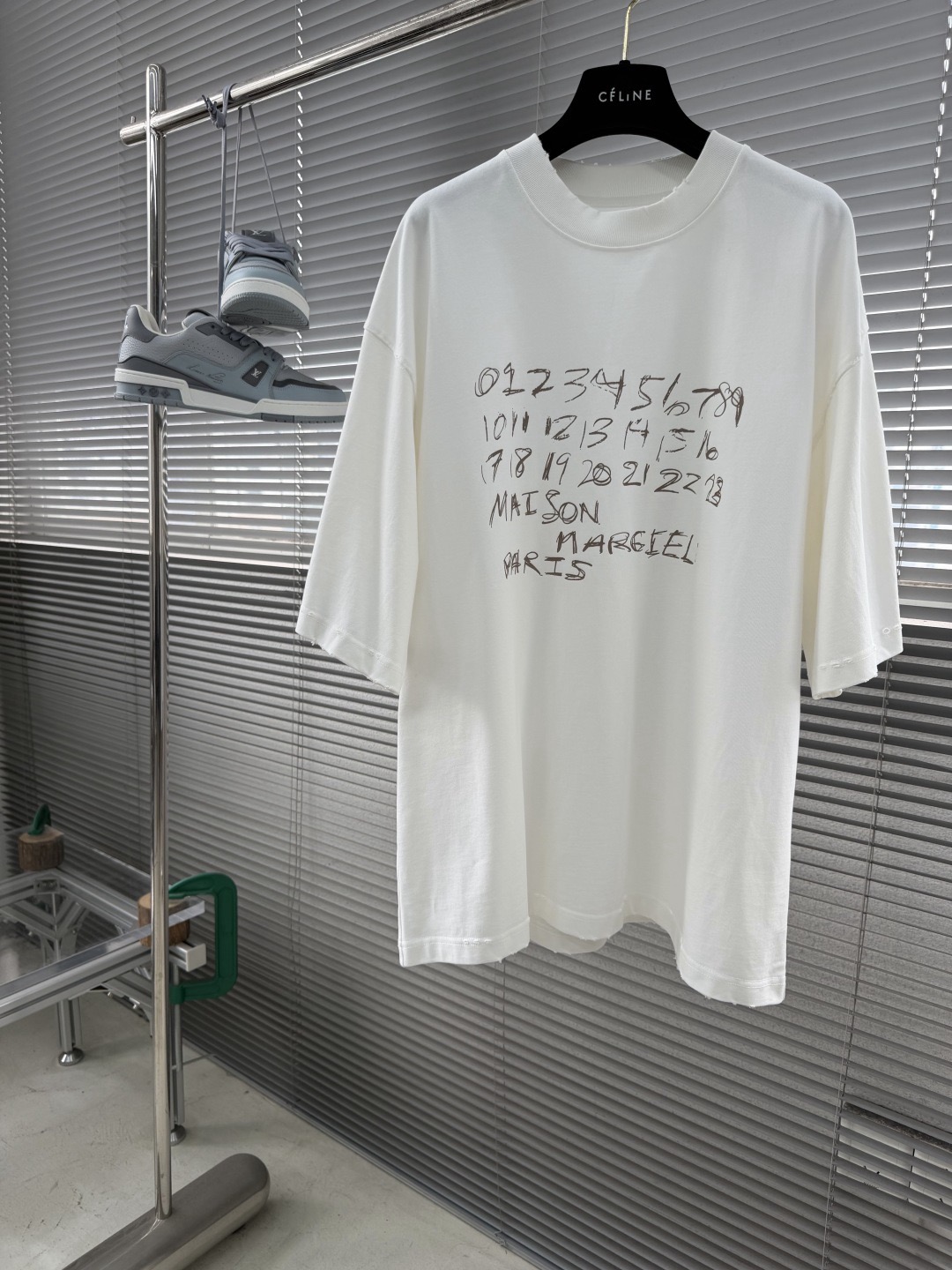 Футболка мужская в стиле Maison Margiela oversize белого цвета с принтом