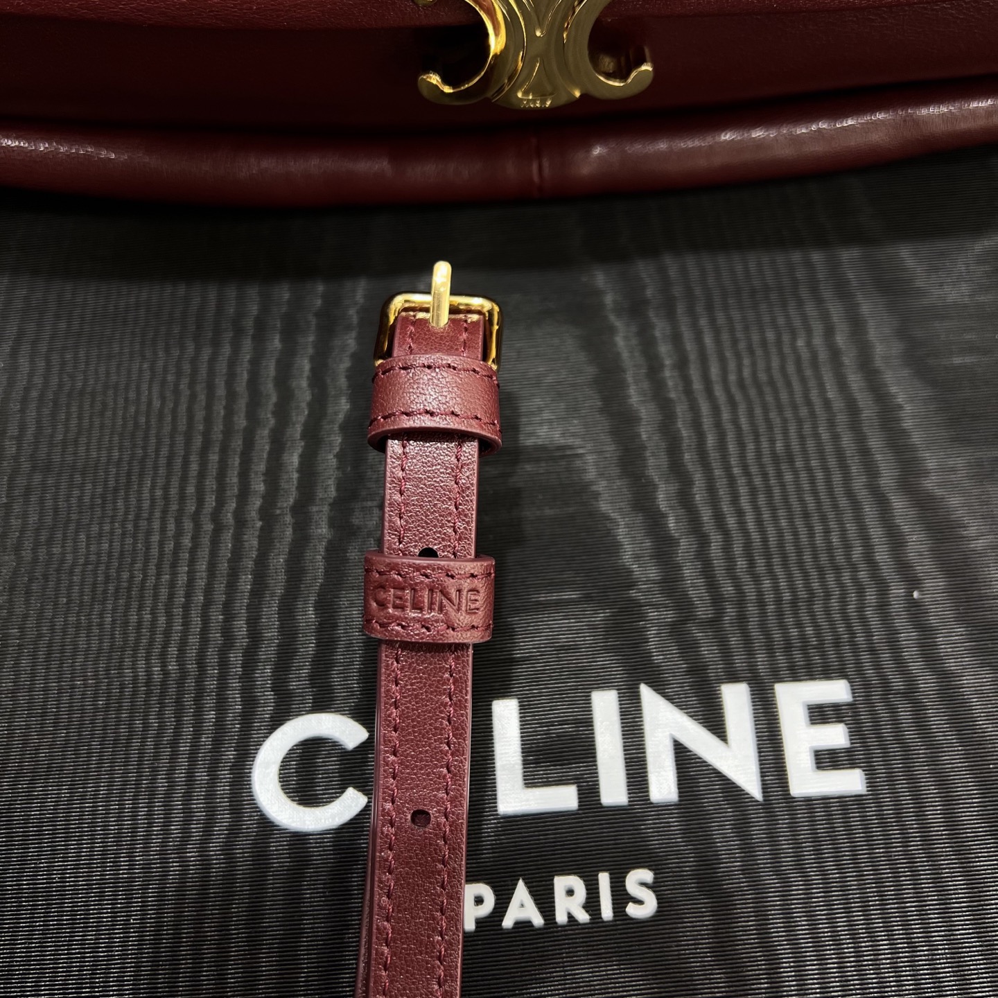 Сумка женская в стиле Celine Soft Triomphe Halfmoon бордового цвета