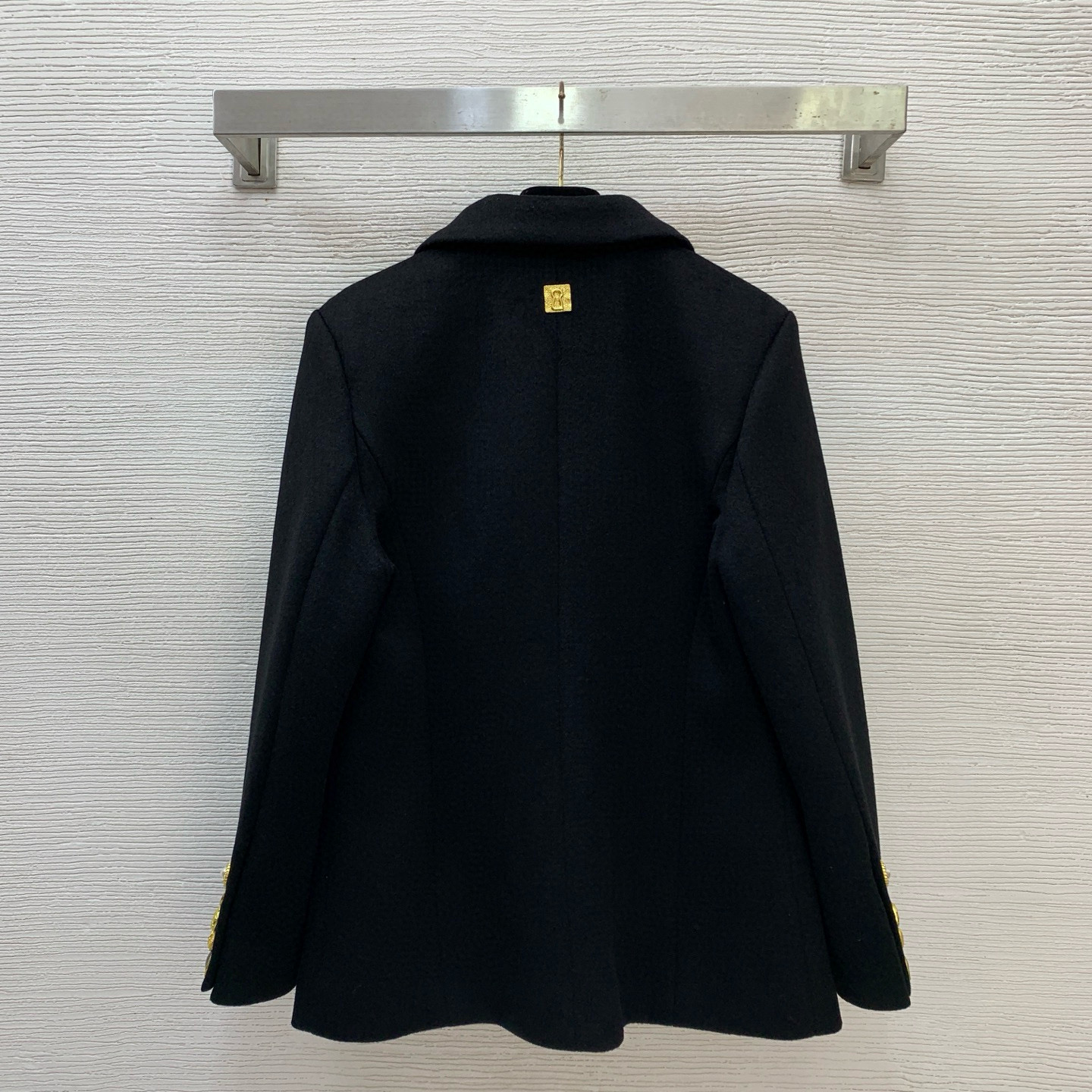 Пальто укороченное женское в стиле Schiaparelli  из шерсти с золотыми пуговицами чёрного цвета