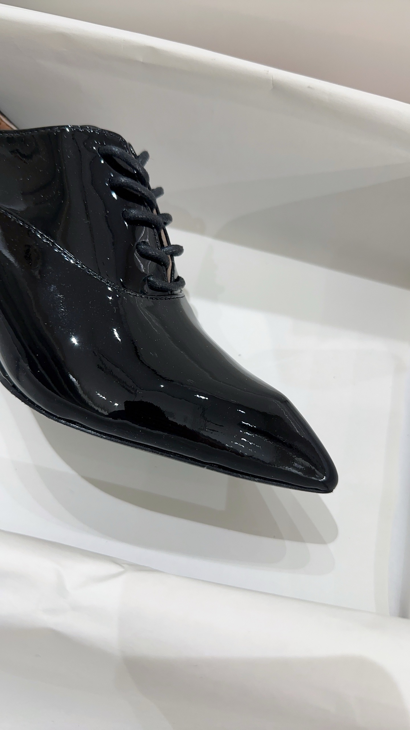 Туфли женские Jil Sander из лаковой натуральной кожи чёрного цвета