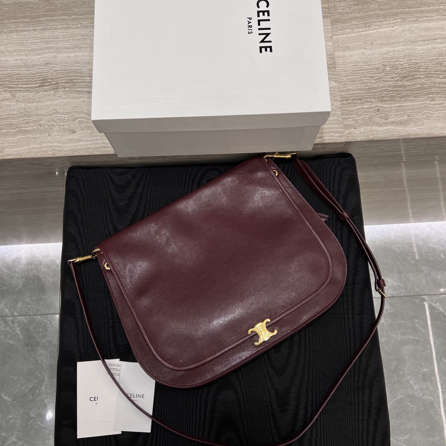 Сумка женская в стиле Celine Soft Triomphe Besace бордового цвета