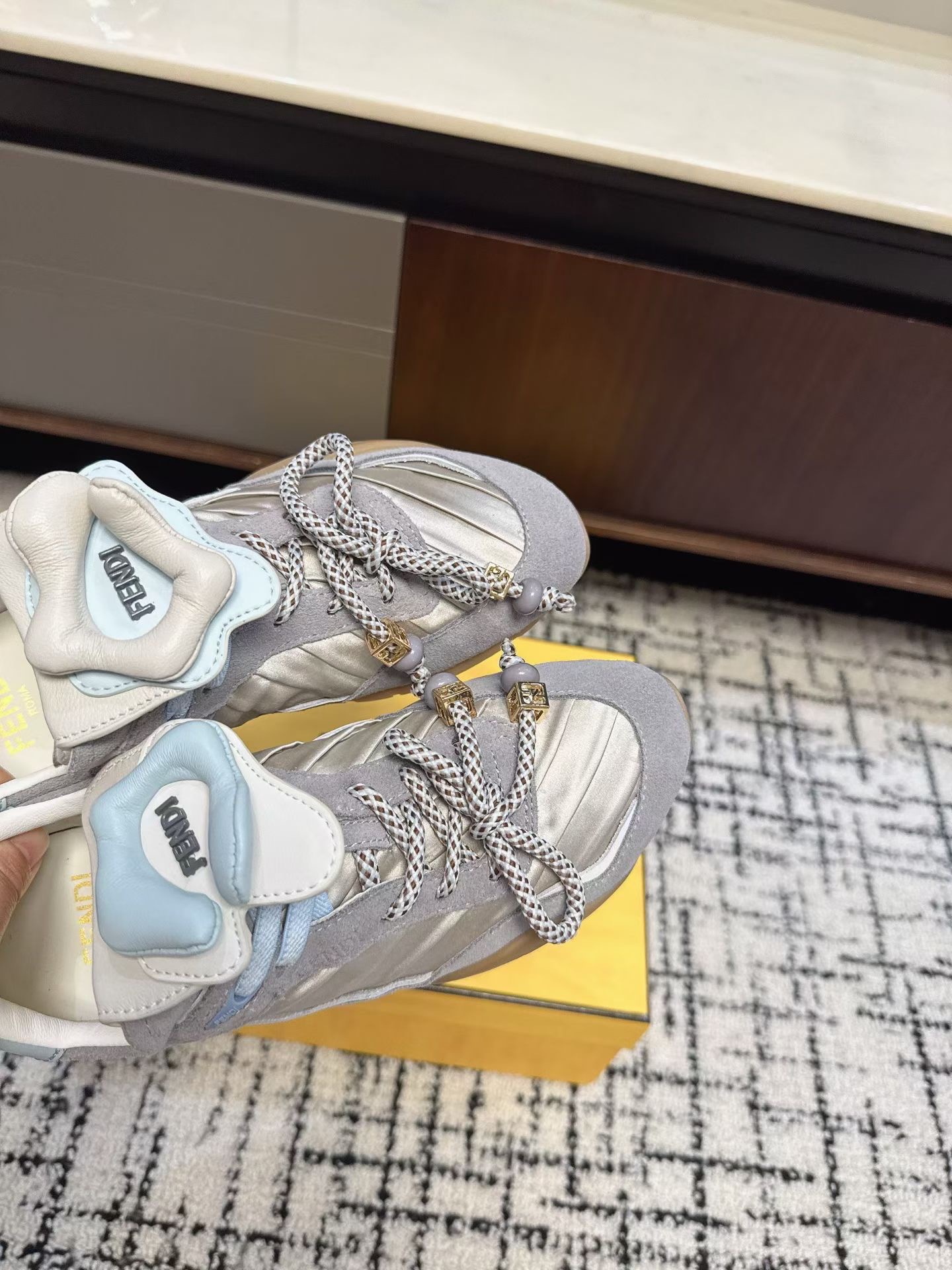 Кроссовки женские в стиле Fendi Delfina серого цвета