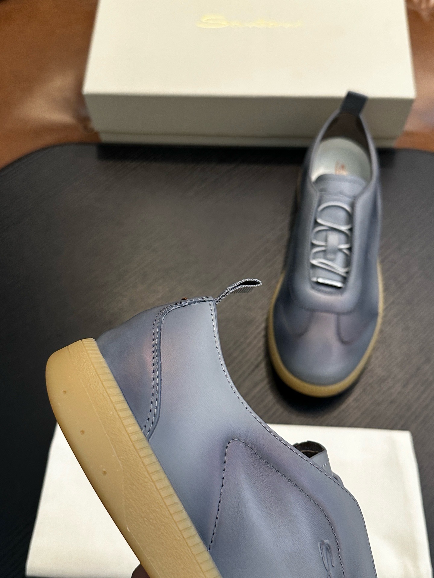 Кеды мужские в стиле Santoni из натуральной кожи серого цвета