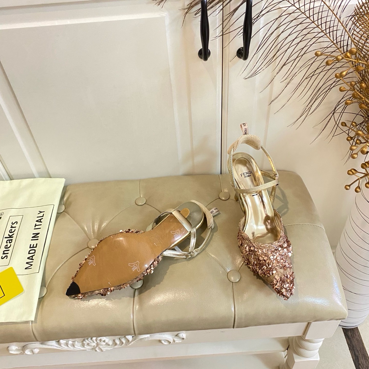 Туфли женские в стиле Fendi из сетки с пайетками и ремешком