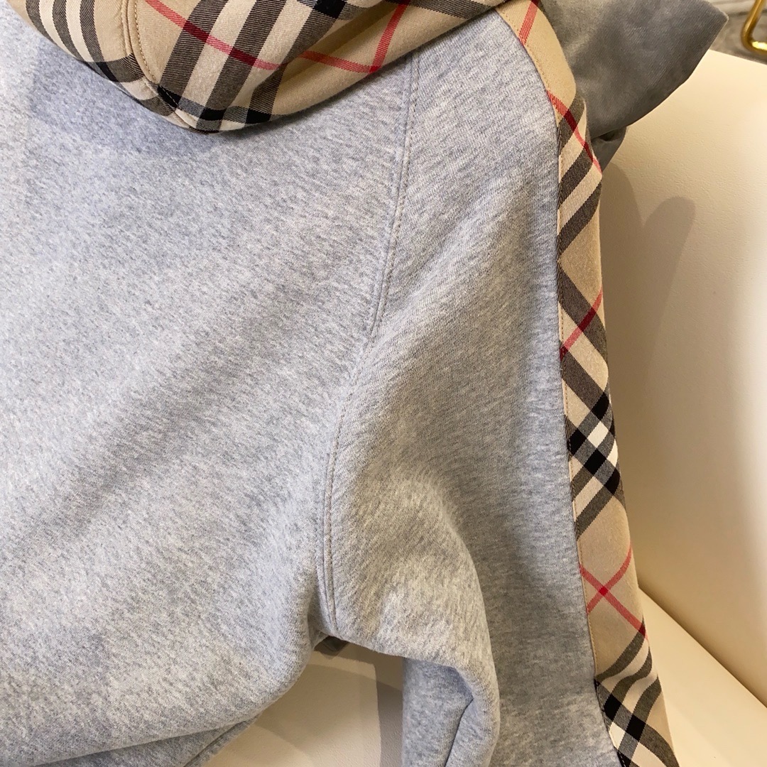 Худи унисекс в стиле Burberry серого цвета с капюшоном и клетчатой отделкой