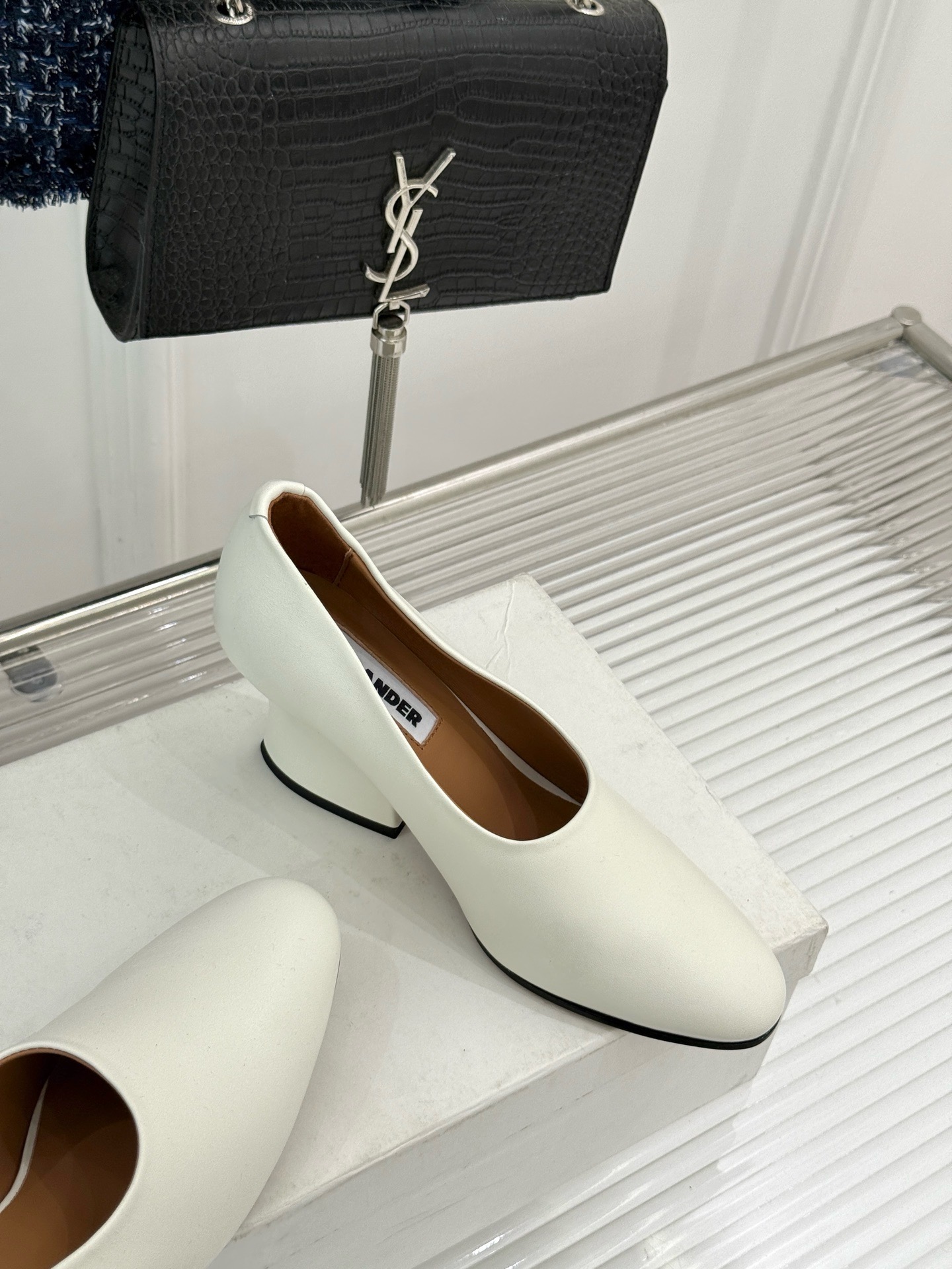 Туфли женские в стиле Jil Sander белого цвета