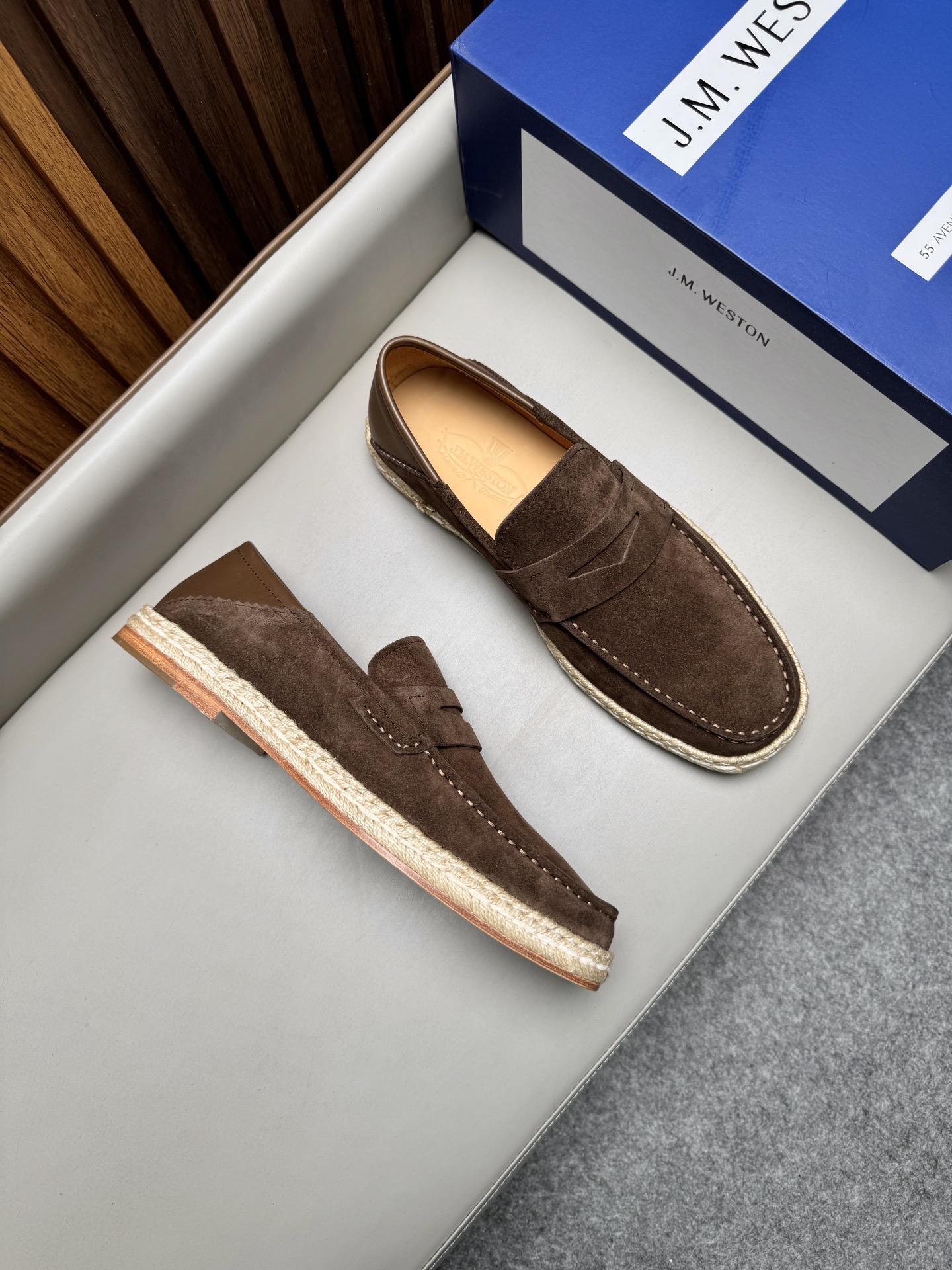 Лоферы мужские в стиле J.M. Weston коричневого цвета