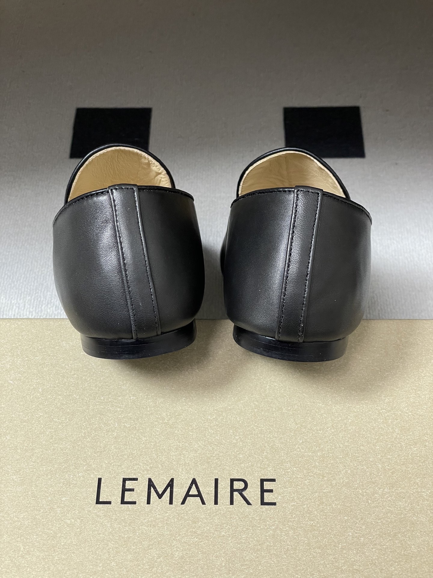 Лоферы женские в стиле Lemaire чёрного цвета